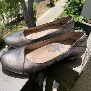 Taos arch support leather pumps size 9/40